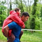 Junge Erwachsene beim Lauf