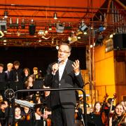 Abschiedskonzert: Christian Kewitsch dirigiert ein letztes Mal das A-Orchester des Hamburger Gymnasiums Christianeum.