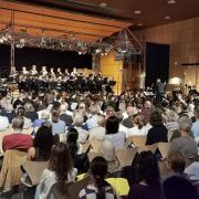 Abschiedskonzert: Christian Kewitsch dirigiert ein letztes Mal das A-Orchester des Hamburger Gymnasiums Christianeum.