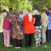 Austausch unter Frauen beim Oasentag in der Schweiz