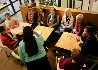 Spielerisches Einüben von Zuhören.