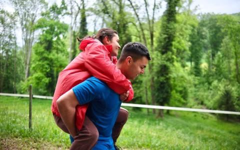 Junge Erwachsene beim Lauf