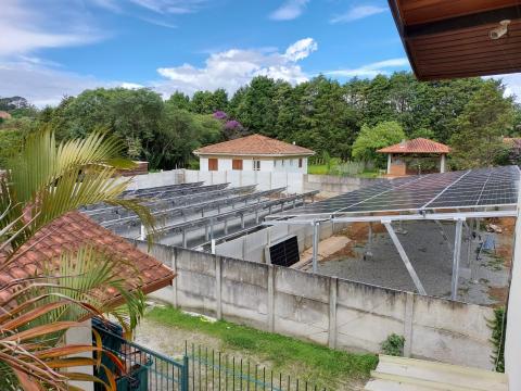 Stromproduktion mit Sonnenenergie: Die Modellsiedlung der Fokolar-Bewegung bei Sao Paulo in Brasilien gehört zu den Projekten von Starkmacher Impact3.
