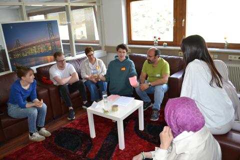 Interreligiöses Gebet für den Frieden beim Dialogwochenende in Innsbruck.