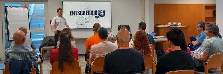 Referent Etienne Fréléchoz zu "Entscheidungen treffen"